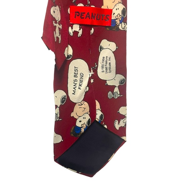 Peanuts Men’s Tie Charlie Brown & Snoopy, Vintage Man’s Best‎ Friend Red Classic